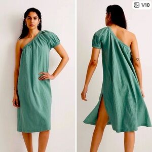 Like new, Madewell seersucker one shoulder midi dress, easy breezy and flowy